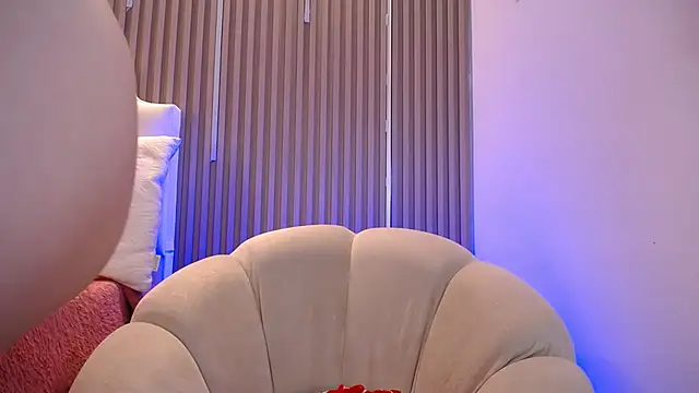 Snapshot of Katy_Van chatting on 10, 5, 2026 Katy Van online show from 10, 5, 2026