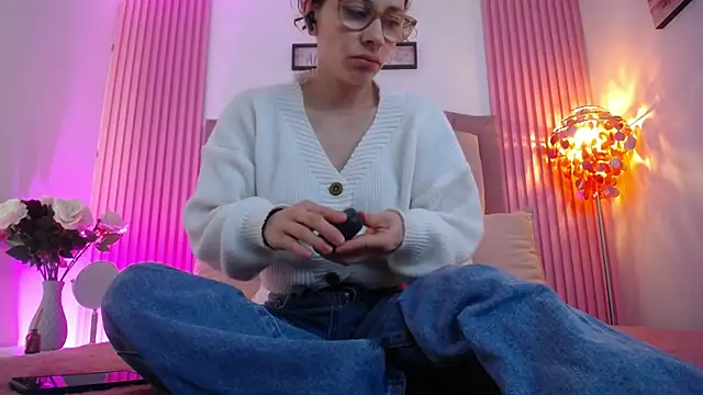 Snapshot of Katy_Van chatting on 30, 5, 2026 Katy Van online show from 30, 5, 2026