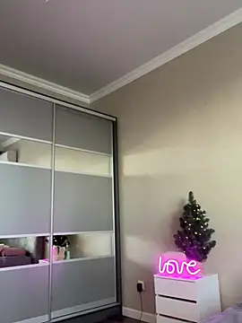 JessIsLove online show from 5, 1, 2025