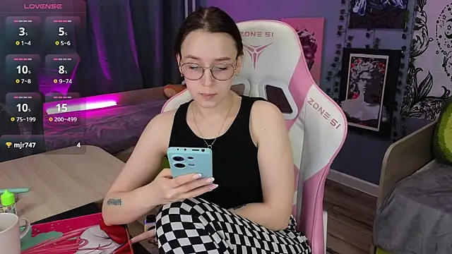 Snapshot of Sweet_frosti chatting on 3, 2, 2026 Sweet frosti online show from 3, 2, 2026