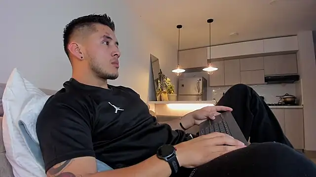 Chriskyle  online show from 3, 12, 2024