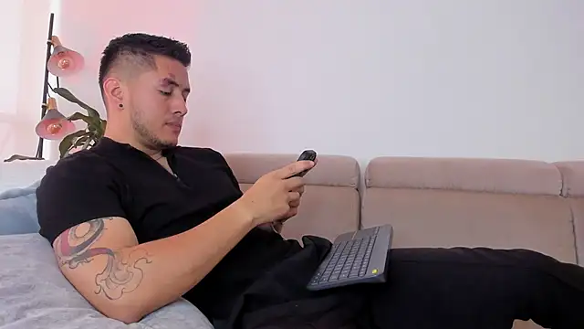 Chriskyle  online show from 4, 12, 2024