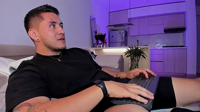 Chriskyle  online show from 14, 3, 2025