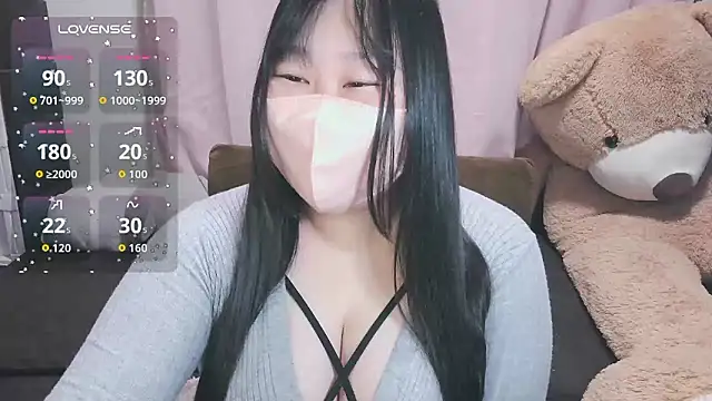 yuinyan3150 online show from 8, 4, 2026