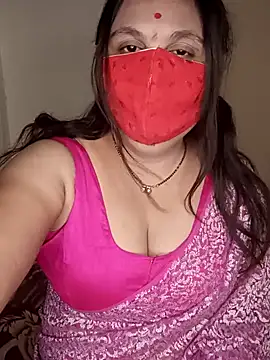 Snapshot of Love-priya chatting on 4, 1, 2025 Love-priya online show from 4, 1, 2025