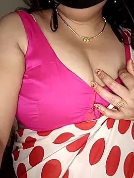 Snapshot of Love-priya chatting on 9, 2, 2025 Love-priya online show from 9, 2, 2025