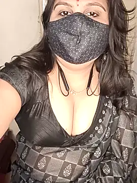 Snapshot of Love-priya chatting on 8, 3, 2025 Love-priya online show from 8, 3, 2025