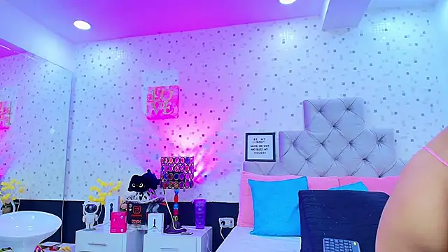 JulietaReyess online show from 3, 2, 2026