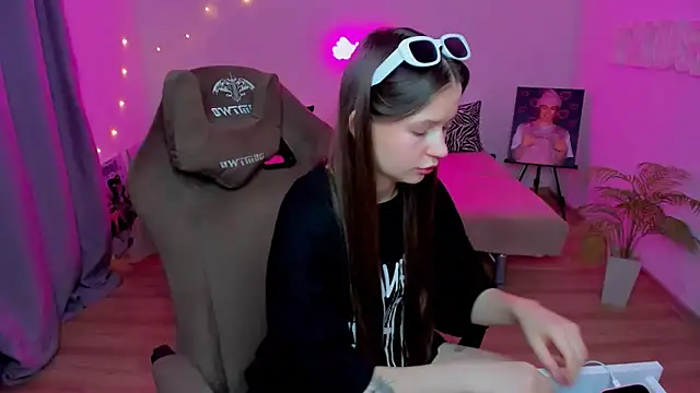 HelloRoxy online show from 24, 11, 2025