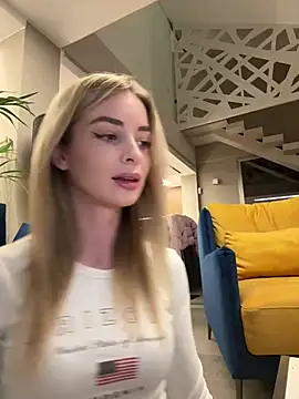 Snapshot of EvieEvans chatting on 14, 1, 2025 EvieEvans online show from 14, 1, 2025