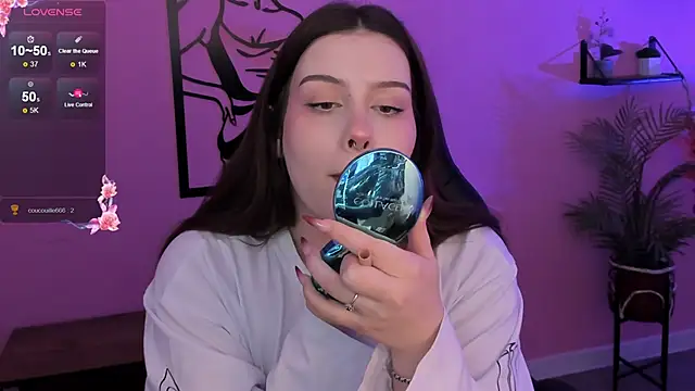 CoralineKeyns online show from 5, 3, 2025