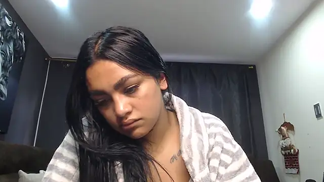 Snapshot of fairylatin222 chatting on 14, 12, 2025 fairylatin222 online show from 14, 12, 2025