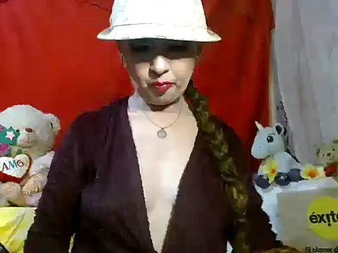 hottieperla online show from 7, 3, 2026