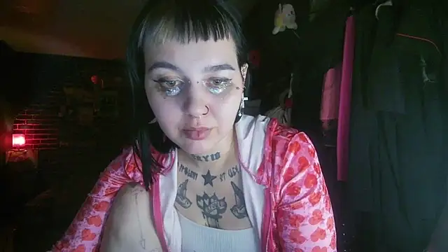 Snapshot of MoorderxDoll chatting on 8, 1, 2025 MoorderxDoll online show from 8, 1, 2025