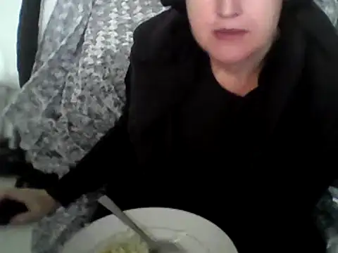 Snapshot of DragoneSFR chatting on 1, 2, 2025 DragoneSFR online show from 1, 2, 2025