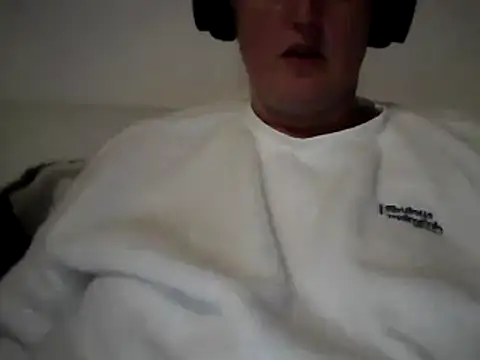 Snapshot of DragoneSFR chatting on 1, 2, 2025 DragoneSFR online show from 1, 2, 2025