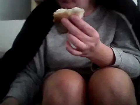 Snapshot of DragoneSFR chatting on 26, 2, 2025 DragoneSFR online show from 26, 2, 2025