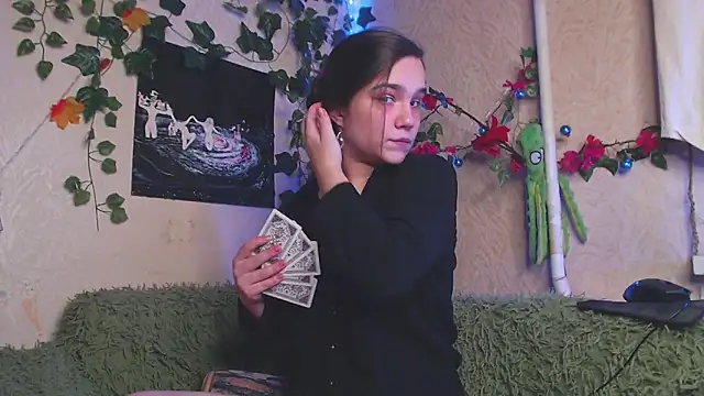 Tiny Witch online show from 10, 11, 2025