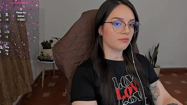 Snapshot of anaveleeez chatting on 19, 12, 2024 anaveleeez online show from 19, 12, 2024