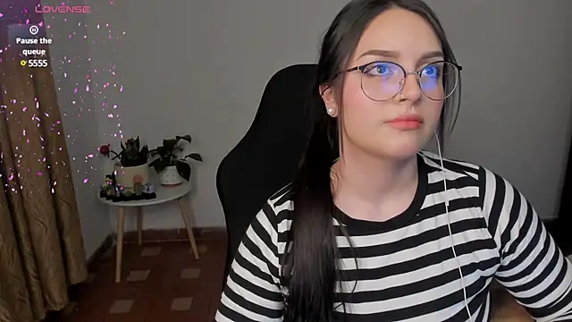 Snapshot of anaveleeez chatting on 14, 1, 2025 anaveleeez online show from 14, 1, 2025