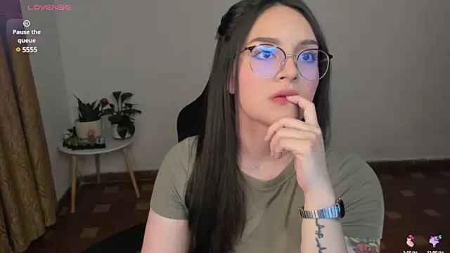 Snapshot of anaveleeez chatting on 8, 3, 2025 anaveleeez online show from 8, 3, 2025