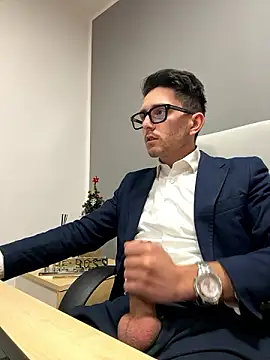 Snapshot of masterboss_ chatting on 4, 12, 2024 masterboss  online show from 4, 12, 2024