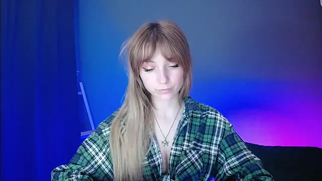 LuciaYoung online show from 10, 3, 2025