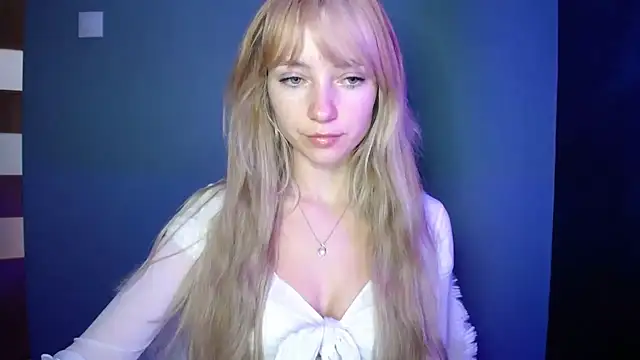 LuciaYoung online show from 9, 10, 2025