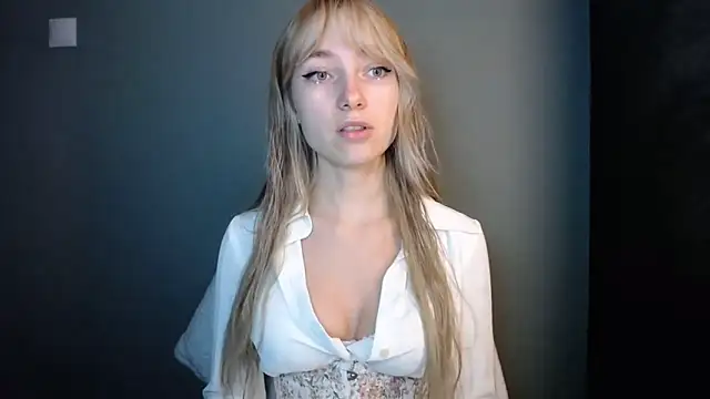 LuciaYoung online show from 17, 11, 2025