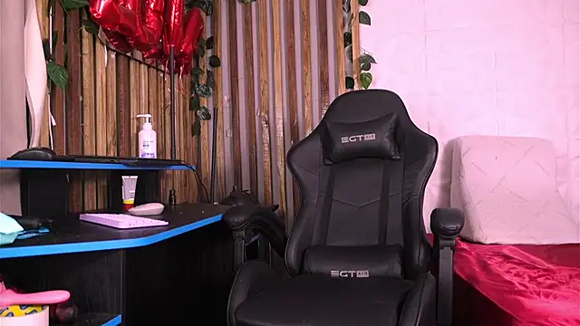 argiee taylorxs2 online show from 18, 1, 2025