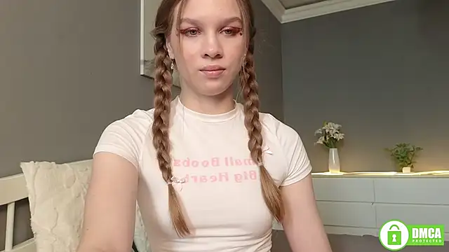 Snapshot of CutieBeauty chatting on 20, 9, 2025 CutieBeauty online show from 20, 9, 2025