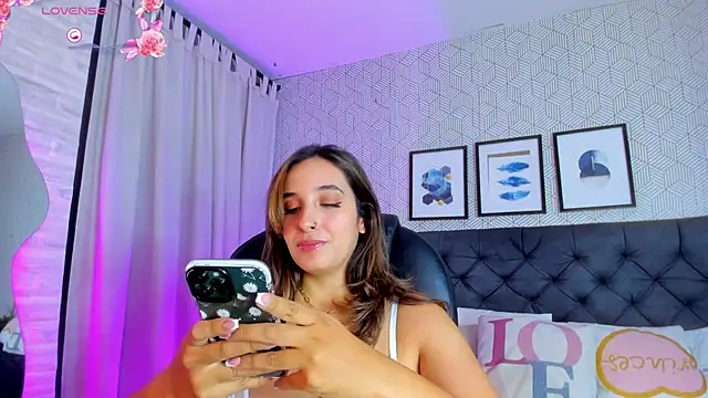 emma  smith1 online show from 8, 2, 2025