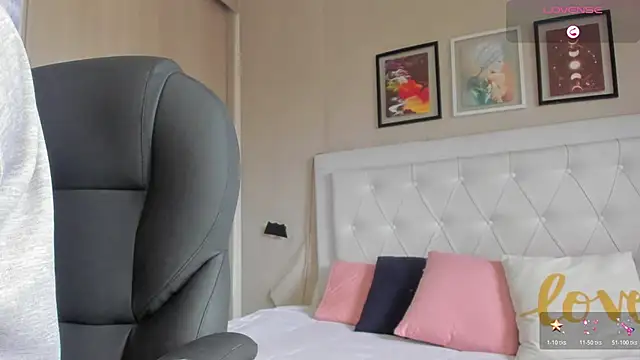 emma  smith1 online show from 9, 3, 2026