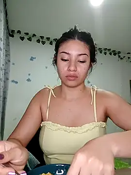 Snapshot of tara20_ chatting on 21, 1, 2025 tara20  online show from 21, 1, 2025