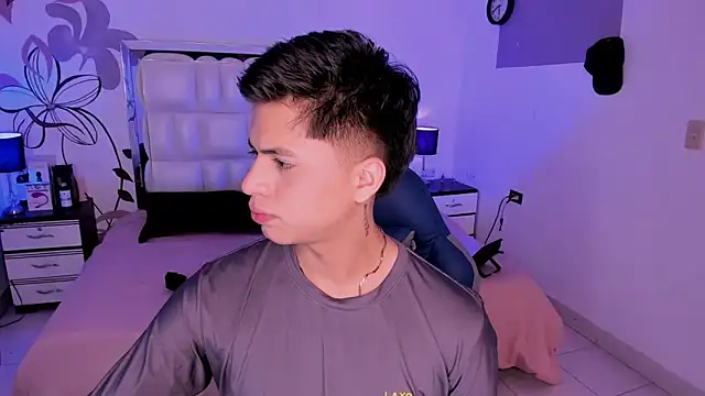 Snapshot of Niicky1_ chatting on 29, 12, 2024 Niicky1  online show from 29, 12, 2024