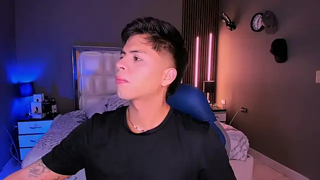 Snapshot of Niicky1_ chatting on 14, 3, 2025 Niicky1  online show from 14, 3, 2025