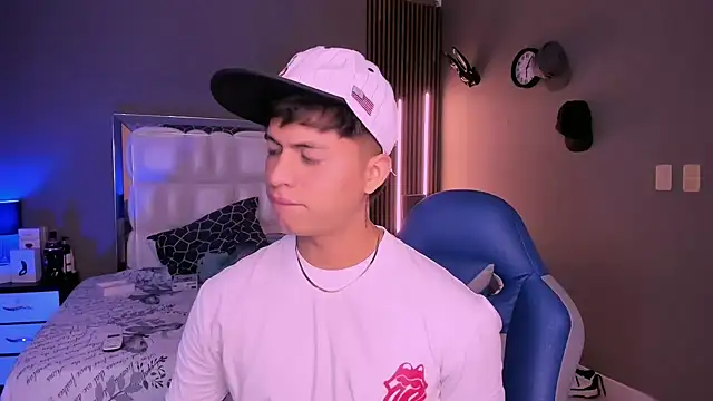 Snapshot of Niicky1_ chatting on 19, 3, 2025 Niicky1  online show from 19, 3, 2025