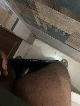 Snapshot of Vbreaker chatting on 28, 10, 2025 Vbreaker online show from 28, 10, 2025