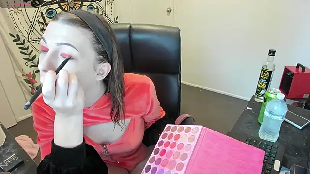 Ts-lucy-lux online show from 18, 6, 2026