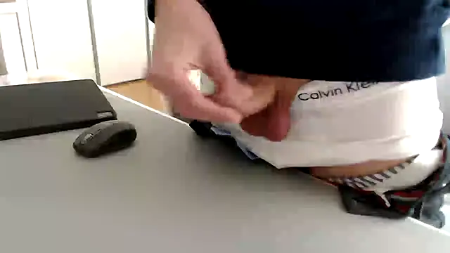 Snapshot of sperma_tributes chatting on 27, 2, 2025 sperma tributes online show from 27, 2, 2025