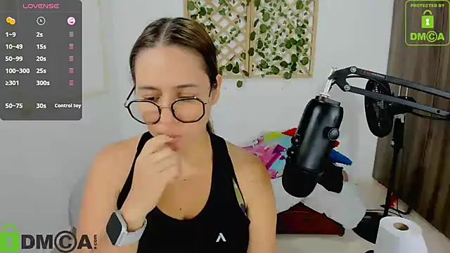 Snapshot of isa_loves_cum chatting on 10, 11, 2025 isa loves cum online show from 10, 11, 2025