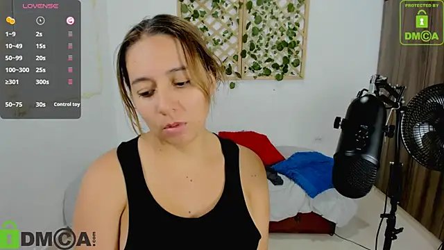 Snapshot of isa_loves_cum chatting on 13, 11, 2025 isa loves cum online show from 13, 11, 2025