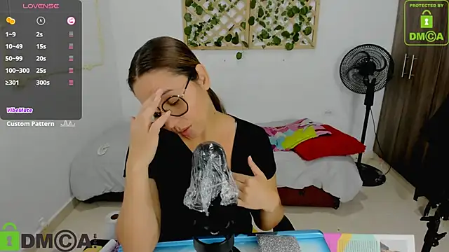 Snapshot of isa_loves_cum chatting on 19, 11, 2025 isa loves cum online show from 19, 11, 2025