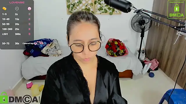 Snapshot of isa_loves_cum chatting on 26, 11, 2025 isa loves cum online show from 26, 11, 2025