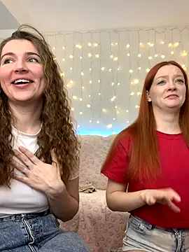 Snapshot of Radiants_two chatting on 8, 11, 2025 Radiants two online show from 8, 11, 2025