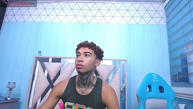 sexy blacks  online show from 24, 1, 2025