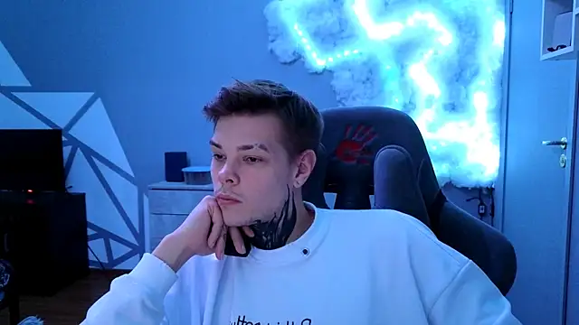 DENIS HERE online show from 3, 12, 2024