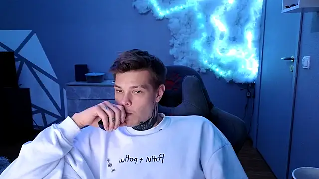 DENIS HERE online show from 3, 12, 2024