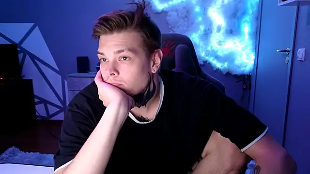 DENIS HERE online show from 4, 12, 2024