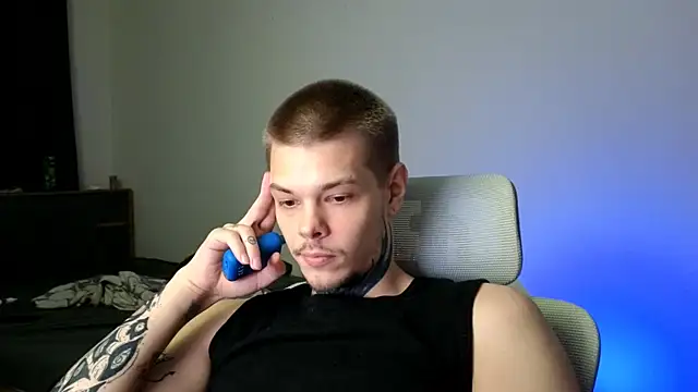 Snapshot of DENIS_HERE chatting on 4, 6, 2026 DENIS HERE online show from 4, 6, 2026